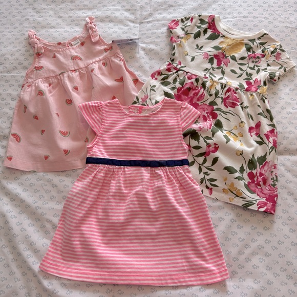 Old Navy / Carters Other - Girls 2T and 24 Months Bundle Old Navy Floral Dress And Two NWT Carters Dresses